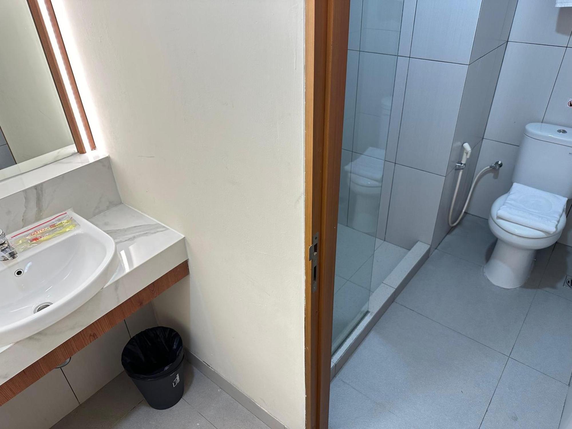 D'Primahotel Jemursari Σουραμπάγια Εξωτερικό φωτογραφία